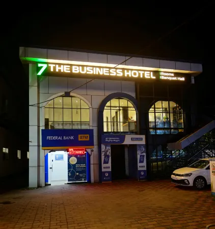 7 the Business Hotel Отели рядом со станцией Aluva Railway Station