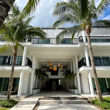 The Fives Beach Hotel & Residences