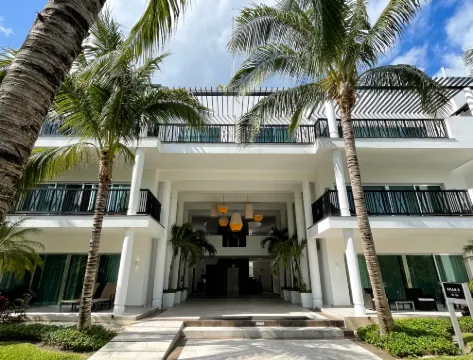 The Fives Beach Hotel & Residences