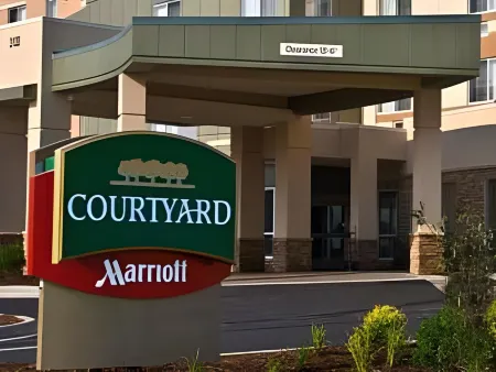 Courtyard Stafford Quantico Отели в г. Гриффис-Уайдуотер