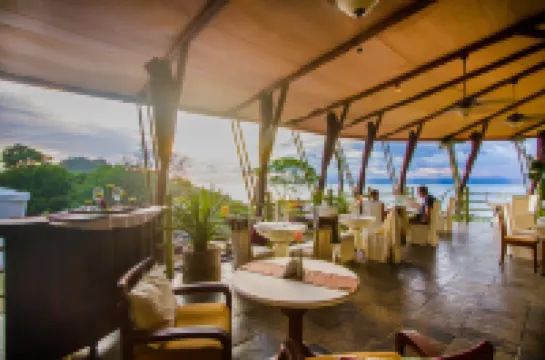 Issimo Suites (Adults Only)