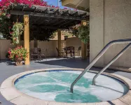 Quality Inn Ontario Airport Convention Center - Hot Tub