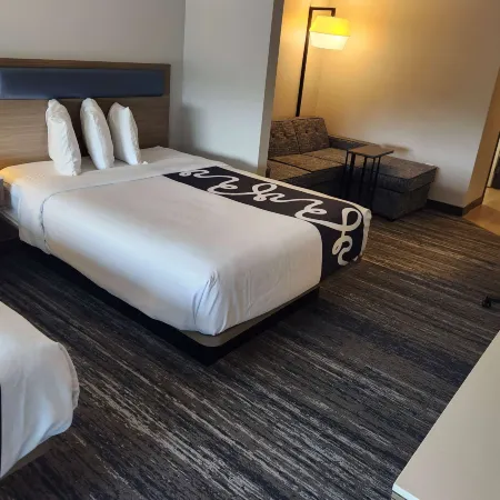 La Quinta Inn & Suites by Wyndham Warner Robins - Robins AFB