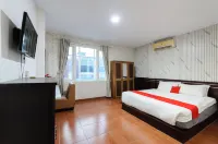 RedDoorz @ Best Hotel Jalan Dr. Sutomo Siantar Hotels in South Siantar