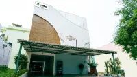 Treebo Kingsbury Fiesta Vellore Hotels near Khan khah (e) qutb (e) qutbe vellore