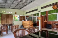 Kenewae Living Near Alun-Alun Wonosari Mitra RedDoorz فنادق في Wonosari