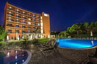 Aqua Pedra Dos Bicos Design Beach Hotel - Adults Friendly Các khách sạn gần Algarve Riders