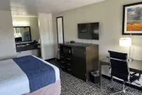 Days Inn by Wyndham Grove