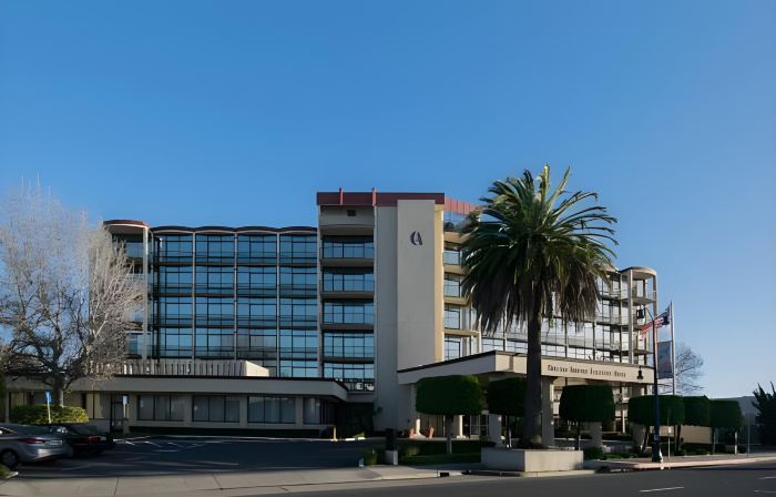 Oakland Airport Executive Hotel