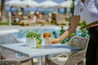 Golden Bay Beach Hotel - 5-Sterne