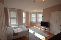Studio in the Heart of Walthamstow Village Các khách sạn ở Waltham Forest