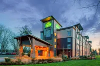 La Quinta Inn & Suites by Wyndham Tumwater - Olympia - parking
