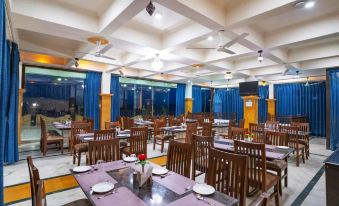 TreeHouse Narmade A Riverfront Resort & Spa Narmadapuram