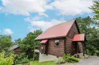 Elk Feathers 2 Bedroom Cabin by RedAwning