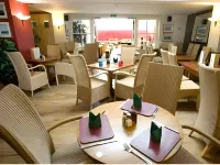 Rose and Crown Hotel - breakfast