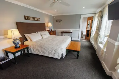 Newfound Lake Inn Hotels in Ashland