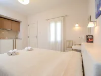 Irini Studios โรงแรมใกล้หาด Plaka Beach