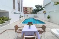 Hotel Axis Inn by Geh Suites - Pools