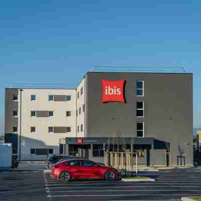 Ibis Saint Paul Trois Chateaux Hotel Exterior