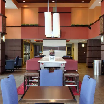 Hampton Inn & Suites Cincinnati/Uptown-University Area