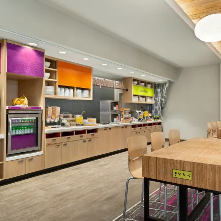 Home2 Suites by Hilton Colorado Springs Отели рядом с достопримечательностью «World Arena»
