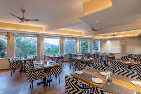 Ekawa Ganga by Lawrence Hotels Отели в г. Нарендра Нагар