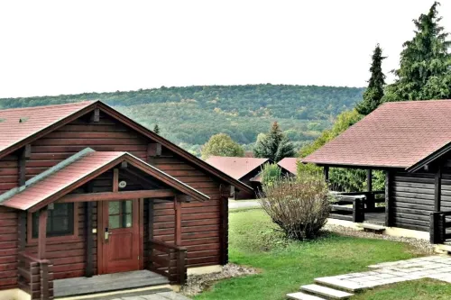 Petneházy Aparthotel - vue sur la montagne