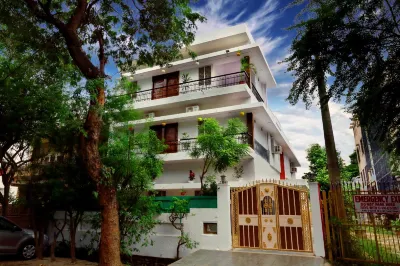 Golden Homestay Hotels in New Delhi