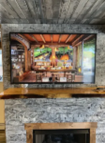 Spacious & equipped 1 bedroom in historical Carriage House + Deck  & BBQ and W/D