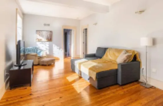 Spacious 4BR home; 5 min walk to downtown Milford!