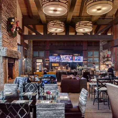 New Ski-In/Out Ultra Luxe Deer Valley Condo in Intimate Lodge. Superb restaurant