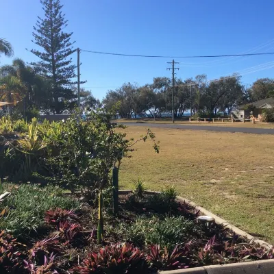 Ocean View Ground floor Apartment across from pristine beach Hotels in Childers