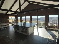 Charming 4 bedroom house with Views, 200 acres, Private Schools, Ski, Hiking