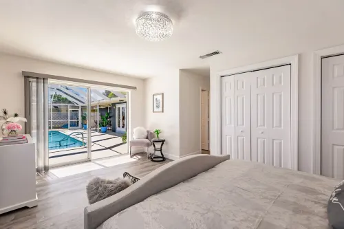 WATERFRONT MODERN 4/2 FLORIDA HOME POOL BOAT DOCK AND LIFT DIRECT GULF ACCESS