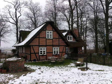 Cozy vacation days under thatch in the biosphere reserve