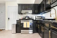 2BR for Crews & Families Near Jersey Gardens Mall