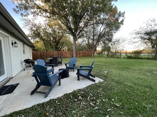 Cheerful 3 Bedroom Old Town Keller Home Hotels in Keller