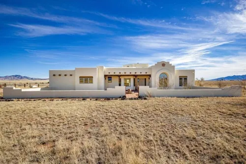 Peaceful SW-style ranch home in wine country