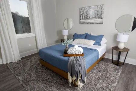 Bluff Walk Retreat - Downtown Lynchburg Отели рядом с достопримечательностью «Академи Сентер оф Артс»