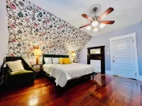 Downtown Macon Cottage Walking Distance to Dining & Music Venues. 2 King Beds.