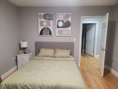 Lovey Spacious 2 Bedroom Apartment 15 min from Airport/Downtown Hotels near T-Mobile