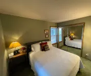 Blue Jay Lake House Отели рядом с достопримечательностью «Лейк Арроухед Виллидж»