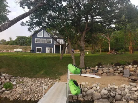 Big Stone Lake Cabin Rental - Dock Fishing, Beach, Kayaks, Firepit, Views!