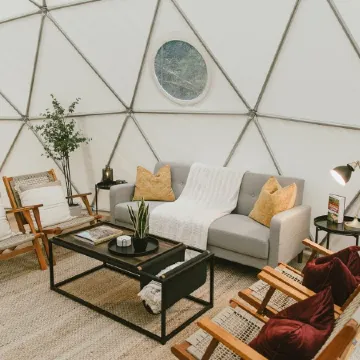 "Home Sweet Dome" MODERN TREEHOUSE STAY w/ Hot Tub