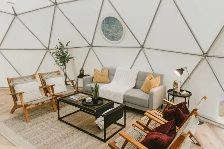 "Home Sweet Dome" MODERN TREEHOUSE STAY w/ Hot Tub