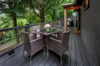 Newly renovated cottage, 5 min walk to town, dogs OK, fire pit, hot tub, wi-fi - Wifi