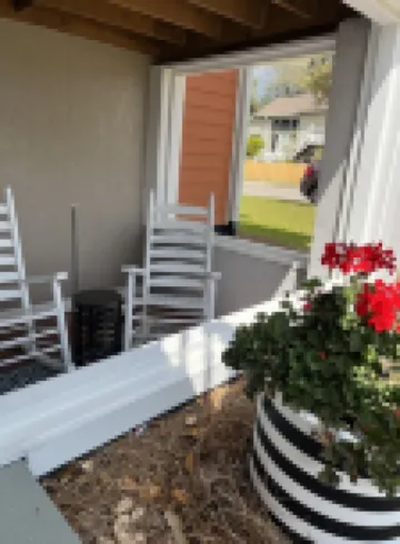 SEAS THE DAY: Charming Folly Beach Apartment awaits your arrival!