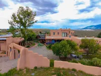 Adorable Casita in The Enchanted Circle
