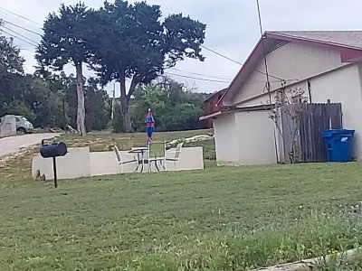 Spacious 1 bedroom 1 bath house sleeps 5 one block from Burnet County Boat Ramp Hotels near Reveille Peak Ranch