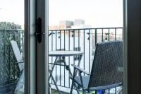 Cozy Condo Front Street Wilmington Private Balcony Walking distance